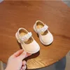 Primeros caminantes, zapatos de cuero con perlas a la moda para niños, zapatos planos informales antideslizantes para fiesta de princesa para niñas y bebés