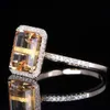 Anneaux de bande à la vente la plus vendue Couleur de champagne Solitaire Diamond Engagement Anneau Micropave Cluster Setting Yellow Gemstone Ringl240105