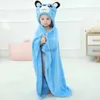 Badhanddukshanddukar Animal Cartoon Handduk för barn Flanell Filt 70x100 Muslin Babi Handduk Baby Bath Handels Bunny Panda Fox Cosplay Costumes YQ240106