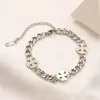 bijoux de luxe bracelet trèfle bracelets de créateurs pour femmes accessoires de créateurs de charme dhgate diamant femme bracelets fins en acier inoxydable plaqué or 18 carats ne se décolore pas