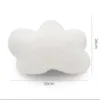 Cloud Fluffy Planche Plux Creative Soft Farged White Cloud Plux Toy Car Home Nordic Style Decor Cushion Coup Mignon d'anniversaire Gift 240105