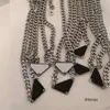 Collier de créateur en gros pendentif mode pour homme femme triangle inversé lettre designers marque bijoux hommes femmes personnalité à la mode clavicule