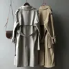 Klassische Khaki Lange Trenchcoats Frauen Übergröße 80 kg Koreanische Elegante Gürtel Windjacke Frühling Outer Zweireiher Gabardinas 240106