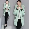 Fashion Coats Winter Jacket Women Parka z kapturem długi płaszcz biuro biuro podgrzewaj fałszywe futro 240106