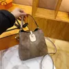 Top 5A lüks marka çanta çanta çanta çanta fabrikası toptan plaj çantaları parça seti yabancı ticaret popüler kova çantası moda çanta dişi omuz crossbody çanta