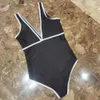 Channel Bikini Cc Designer Swimwear Hight Quality Mulheres Preto e Branco Color Block Ajuste Top Sexy Camisole Swimsuit Surf Party Water Park