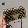 I più venduti 18cm/12cm Borse per cosmetici scavate in metallo dorato Borsa a tracolla a catena da donna Borsa per trucco Borsa Cion