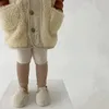 4177B Pantalones de bebé Leggings de Cachemira cálidos y gruesos, pantalones de invierno de Corea para bebés con mallas con costuras de Cachemira 240106