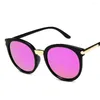 Solglasögon 2024 Kvinnor som kör speglar vintage för reflekterande platt lins solglasögon kvinnliga OCULOS UV400