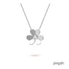 Fourleaf Clover Pendant Necklace Female Steel Lucky Grass ClaVicle Saturn Diamond Neckor Guld för kvinnor Mens Tennis Chain Rose Gold Silvery