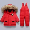 赤ちゃん冬のウォームダウンジャケットボーイ厚いジャンプスーツとフード付きコートの子供服2pc