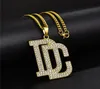 Moda masculina feminina hip hop carta dc grande pingente colar jóias completo strass design 18k banhado a ouro correntes na moda punk necklac5995879