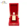 Bottiglia di profumo in scatola di legno con verniciatura a pianoforte rossa lucida dal design personalizzato in oro di lusso, confezione da 30 ml, scatola vuota per imballaggio di profumo in legno