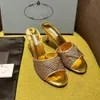 2024 Pantoufles en satin rembourrées avec strass Diapositives en cuir poli Sandales d'été Chaussures Stiletto Sandal Femmes Designer de luxe Slide Slipper avec boîte Tailles 35-42 Avec boîte