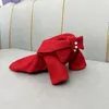 Abbigliamento per cani Vestiti fatti a mano Forniture per animali domestici Anno Costume Cappotto di lana rossa stile bambola carina Giacca adorabile calda Vacanze di Natale Terrier