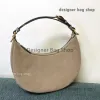 sac de créateur mode mini sac hobo en cuir blanc souple petite poignée sac fermeture à glissière avec compartiment intérieur doublé de tissu métal finition dorée