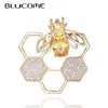 Blucome Copper Fashion Bee Hive Brooch Girl Antilighting Buckle Pin Trendy Clothing Accessories 240106