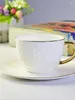 Cafeteras, juego de tazas de té pintadas en oro y cerámica con relieve blanco puro, mango de regalo para el hogar, porcelana y plato de hueso