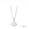 Designer colar alta versão nova pequena saia feminina recortada branco fritillaria carnelian cheio de diamante duplo pingente clavícula corrente