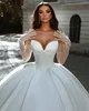 Favolosi abiti da sposa con abiti da ballo Abiti da sposa senza maniche pieghettati Sweep Train Satin Vestido De Novia