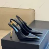 Yeni Patent Deri Slingback Sandal Toe Sandalet Stiletto Topuk Pompaları Deri Sole Elbise Ayakkabıları Kadın Lüks Tasarımcı Partisi Düğün Akşam Ayakkabıları