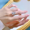 2024 Choucong Brand Wedding Rings Luxury Jewelry Real 100% 925 Sterling Silver Fill Emerald Cut White Moissanite Diamond Gemstones Party Women Bridal Ring Gift