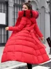 ダウンコットンコート女性長冬のファッション韓国のスリムな膝の長さの毛皮のフード付きパーカートレンチコート暖かさ240106