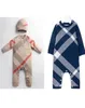 セーター小売ベビーニットロンパーキャップコットンロンパース新生児ベビーボディスーツの子供ジャンプスーツクライミング衣服4320374