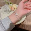 2024 Nouvelle tendance de la mode Design unique élégant exquis double couche papillon 14 carats bracelet en or jaune femmes haute bijoux cadeaux de fête en gros 2024