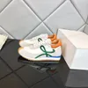 Designer sneakers män kvinnor avslappnade skor mjuka övertal honung gummi våg sulor klassiska löparskor fashionabla mocka snören slitstarka utomhusträningskor