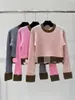 10001 L 2024 Runway Frühling Sommer Marke Gleicher Stil Pullover Rosa Grau Lange Ärmel V-ausschnitt Damen Kleidung Hohe Qualität frauen qian