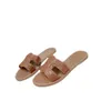 Pantofole Sandali Primavera Famiglia Fondo piatto Micro Etichetta Rivetto Parola Scarpe da spiaggia in pelle