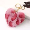 Porte-clés Nouvelle peluche coeur de pêche porte-clés pour femmes hommes à la main moelleux fourrure pompon boule porte-clés anneaux pendentif KeyrBag cadeaux J240108