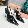 2024 Sandales Slingback en cuir verni 100mm Talon conique Escarpins à bout pointu Semelle en cuir Designer de luxe pour femmes Chaussures habillées Fête de mariage Chaussures de soirée 35-42