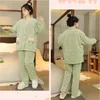 Pyjamas pour femmes 2024 Coral Velvet Pyjamas Femmes Hiver Plus Polaire Épais Loisirs Cardigan Doux Belle Nuit Automne Homewear