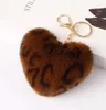 Porte-clés Nouvelle peluche coeur de pêche porte-clés pour femmes hommes à la main moelleux fourrure pompon boule porte-clés anneaux pendentif KeyrBag cadeaux J240108