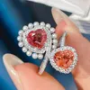 Cluster Rings Luxury Diamond-Filled Love Shaped Red Diamond Ring for Women Super Shiny Stereo Zirconia Engagement Banket