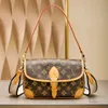 Dhgate designer torba Boulogne pętla Diane Crescent Moon Bag Man Woman Portfel na łańcuchu Ivy Cross Body Tote Burmurys Torebka Flap Mężczyzn Mężczyzny skórzane torby bagietki