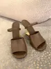Kapcie Summer Sexy Peep Stop Sandals Women Show Style Style Zapatos Dziwne obcasy pompki słodkie pluszowe klapki