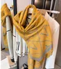 Scarves 2024 New Brand Explosive Scarf Shawl Rabbit Veet Core Highend Fabric to Show the Famous Warm Temperament Multicolor Optional Sca