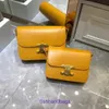 حقيبة مصممة للسيدات Crossbody Bag 2023 New Same Tofu Box Square Square Leather Womens One Thought مع شعار حقيقي