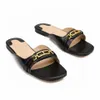 Kvinnors äkta läderdesignskor tofflor Fashion Metal Chain Buckles Lizard Mönster Flat Sandaler Walk Show Park Bedroom Outdoor Beach Shoes With Box 35-43