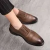 2023 New Men Dress Leather Fashion Derby Shoes Classic Casual Business Wedding Footwear Brown Italy Male Formal Shoe