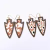 Brincos pendurados artesanais de couro genuíno e flecha de madeira para mulheres joias de seta ocidental atacado