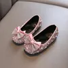 Chaussures princesse fille cristal Bowknot brillant doux enfants Ballet plat 21-36 fête de luxe quatre couleurs lumière enfants chaussures de printemps 240108