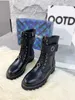 Zapatos de diseñador Nuevas botas angulares para mujer Botas con cordones Botas de cuero de vaca Botas de combate negras para el desierto Zapatos Botines con caja original