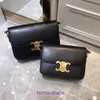 حقيبة مصممة للسيدات Crossbody Bag 2023 New Same Tofu Box Square Square Leather Womens One Thought مع شعار حقيقي