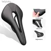 Bicicleta Saddles Bicicleta Saddle Respirável Design Oco PU Couro Macio Confortável Assento MTB Mountain Road Bike One-Piece Almofada Ciclismo PartsL240108