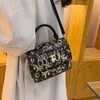 Nova bolsa feminina 2024 moda impressa ombro único diagonal ocidental pequeno saco quadrado, bolsas versáteis