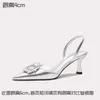 Sandalen Sommer Spitz Flacher Mund Wasser Diamant Schuhe mit niedrigem Absatz Dünne High Heels Bankettkleid Große und kleine Damengröße